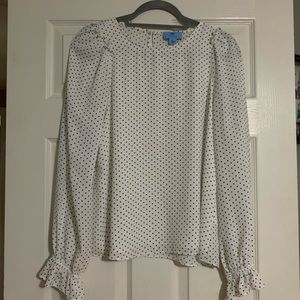 Beautiful blouse🤍🖤